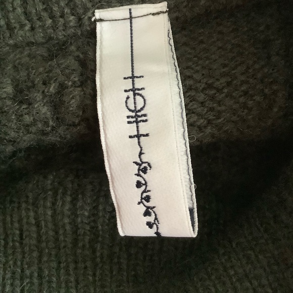 High-Everyday Couture Ladies Sweater - Picture 6 of 12